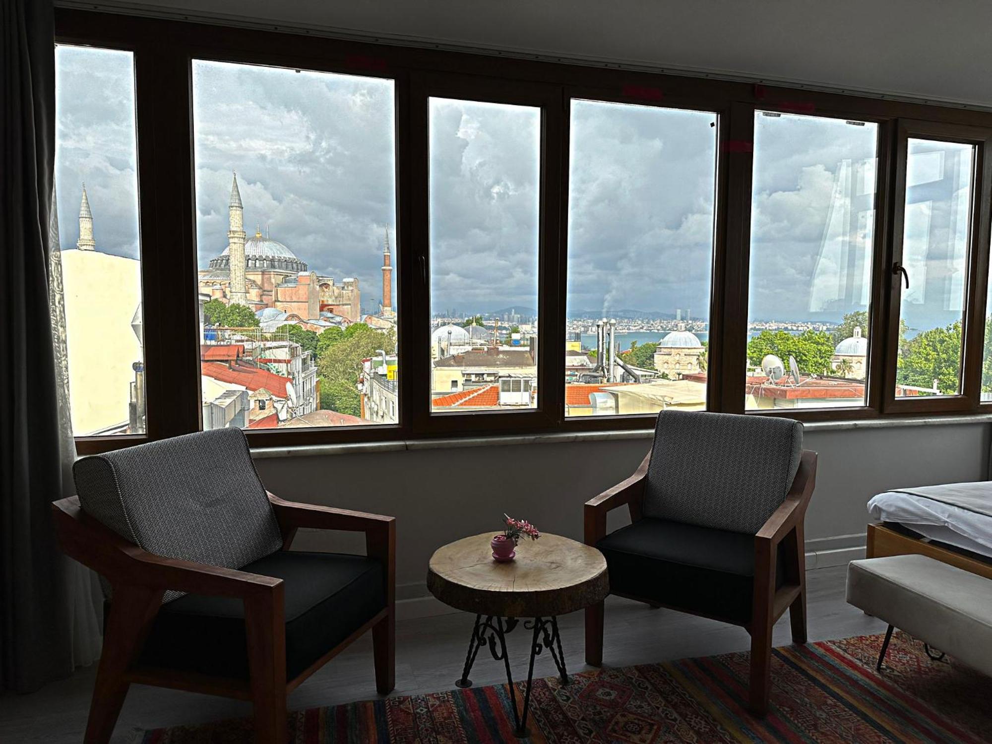 Million Old City Apartment — Photos 3