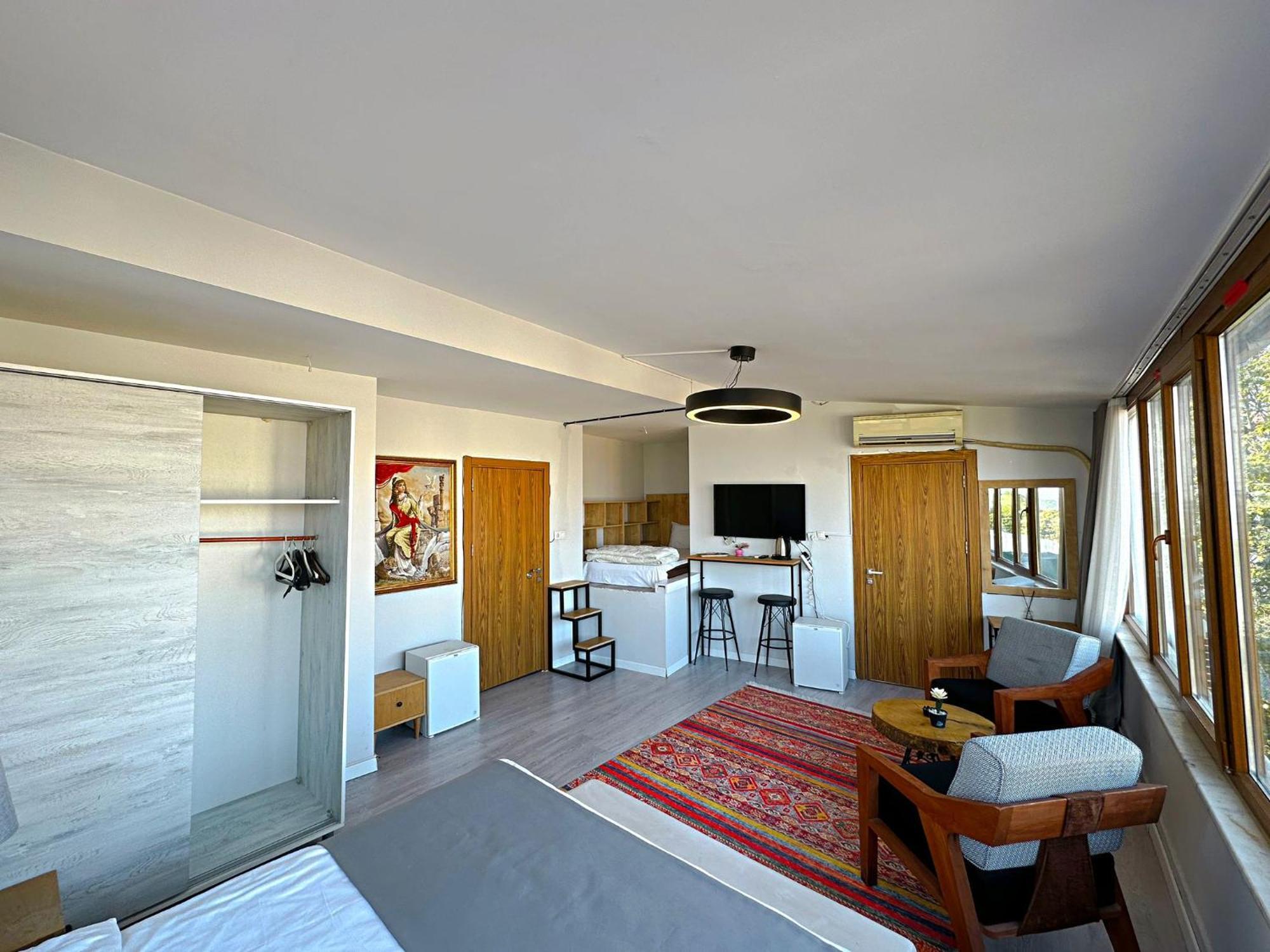 Million Old City Apartment — Photos 2